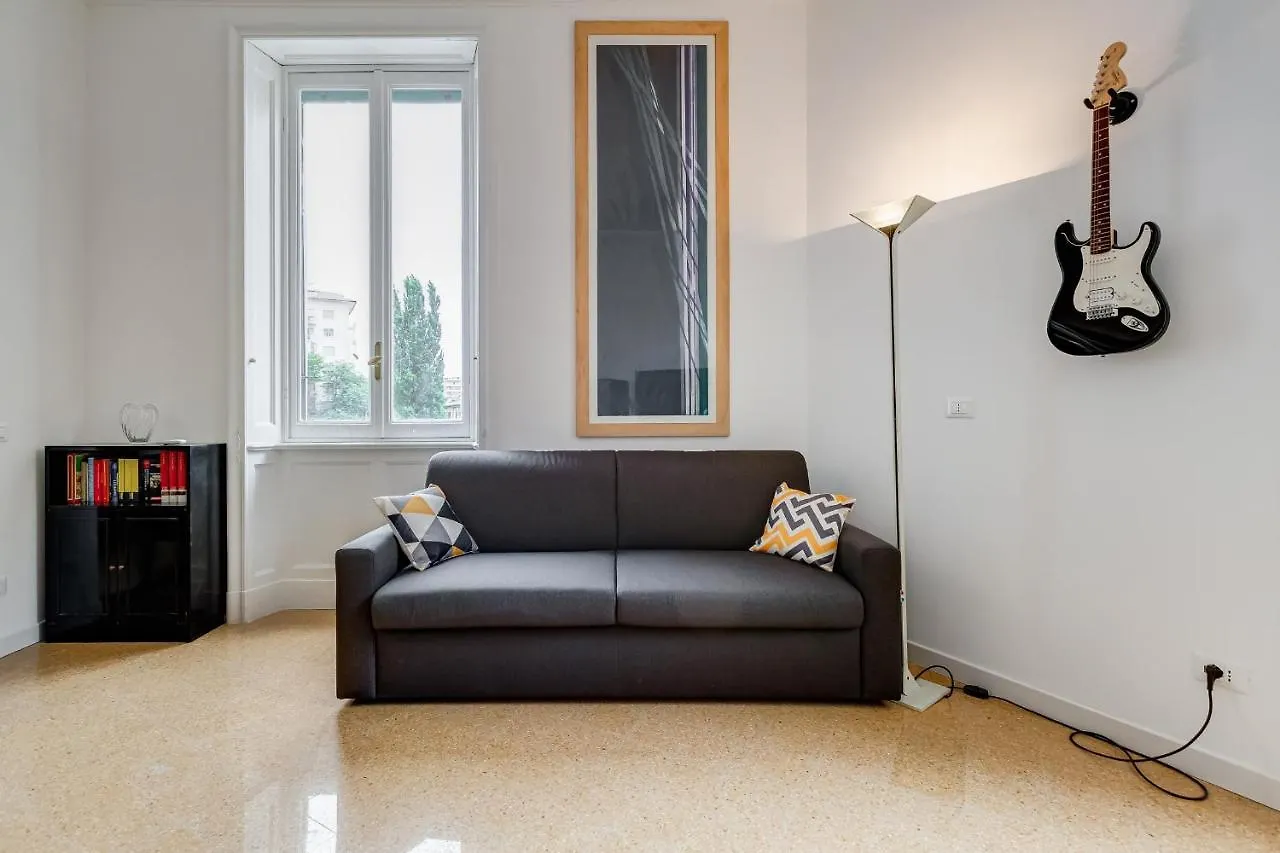 Daire Bmga L Elegant Four-Room Apt For 8 Guests In Prati Roma