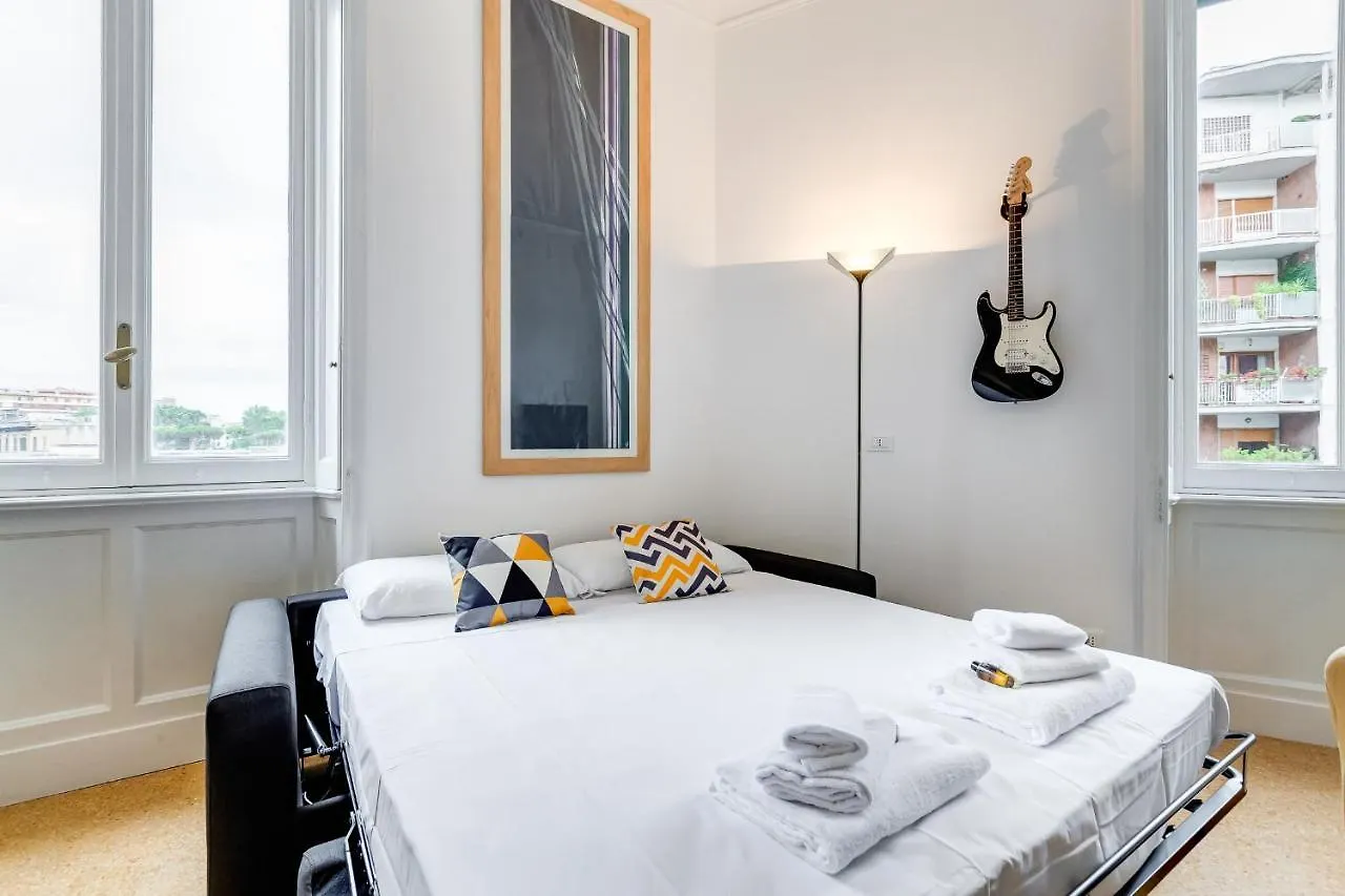 Bmga L Elegant Four-Room Apt For 8 Guests In Prati Rome 0*,