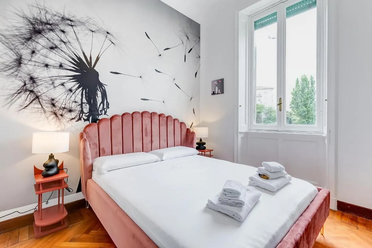 Apartment Bmga L Elegant Four-Room Apt For 8 Guests In Prati Rome Italy